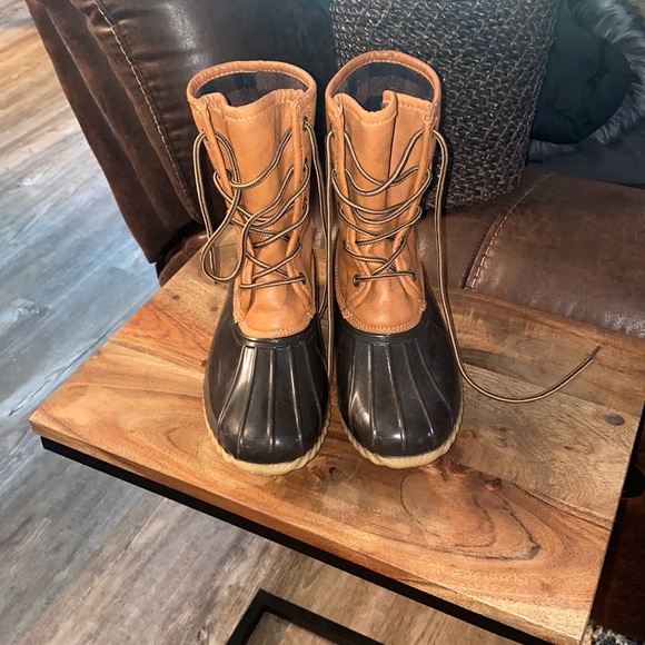 Tan/Brown Duck Boots - Picture 1 of 5